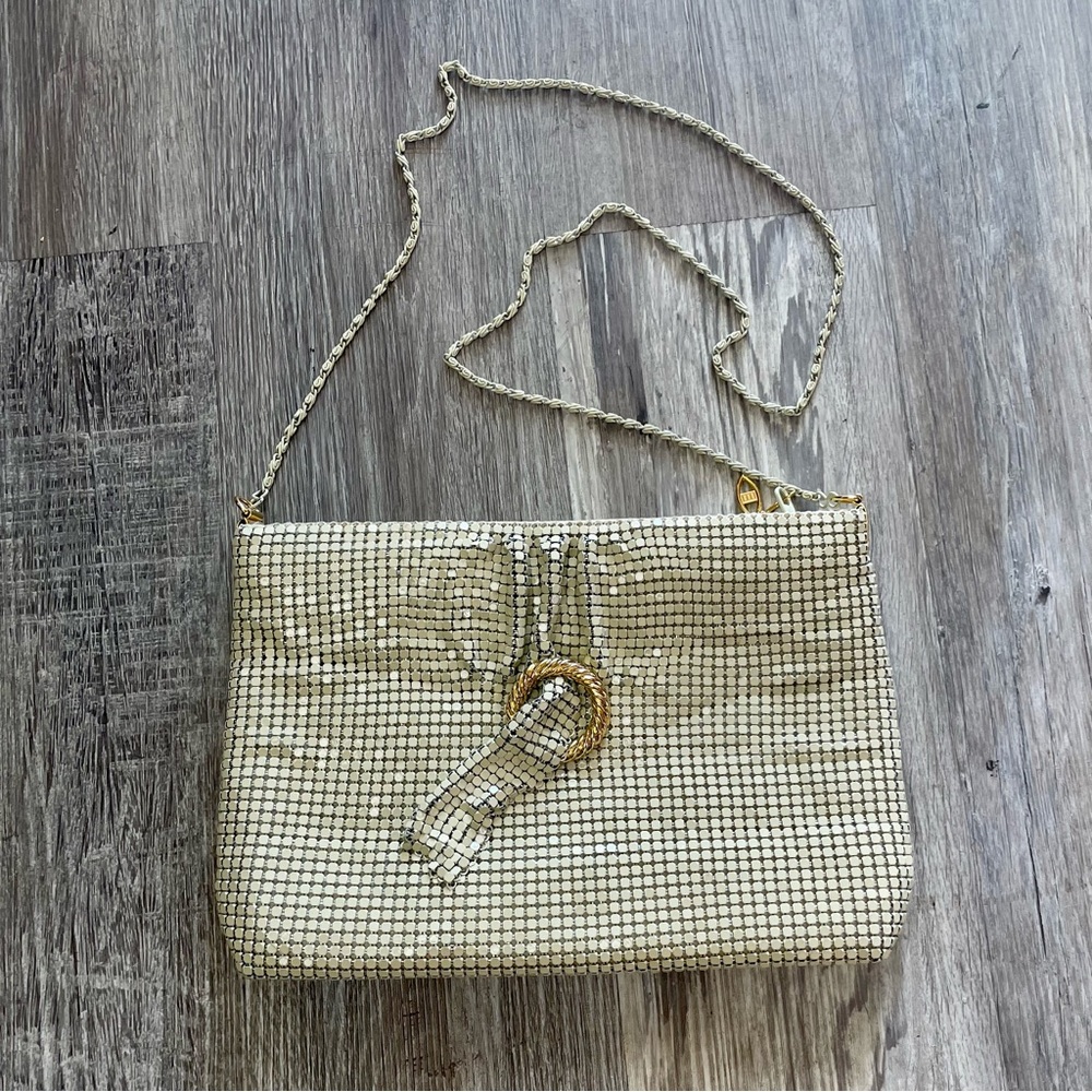 Vintage Off-White Chain-Mail Mesh Handbag with Gold Brooch Detail Crossbody Bag